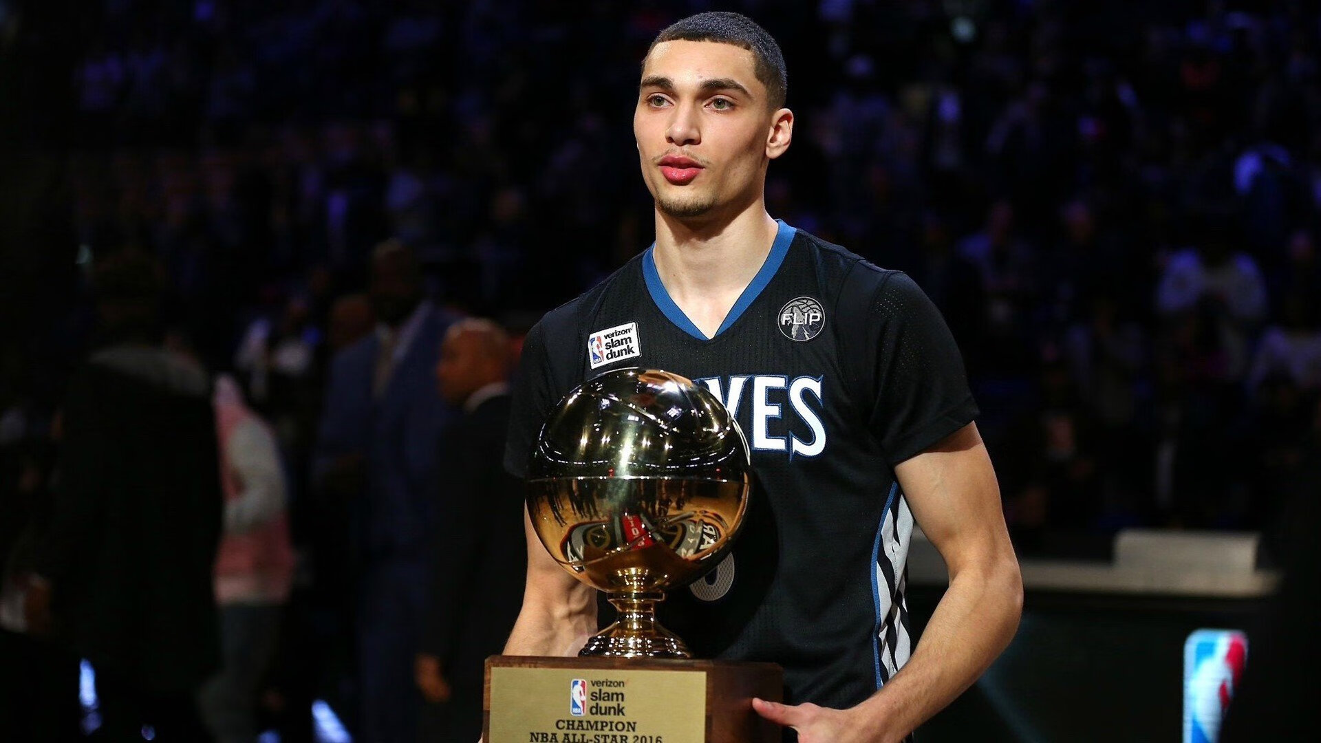 关键封盖：李磊最后封堵对手的必杀球！